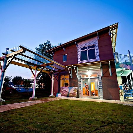 The Crash Pad: An Uncommon Hostel Чаттануга Экстерьер фото